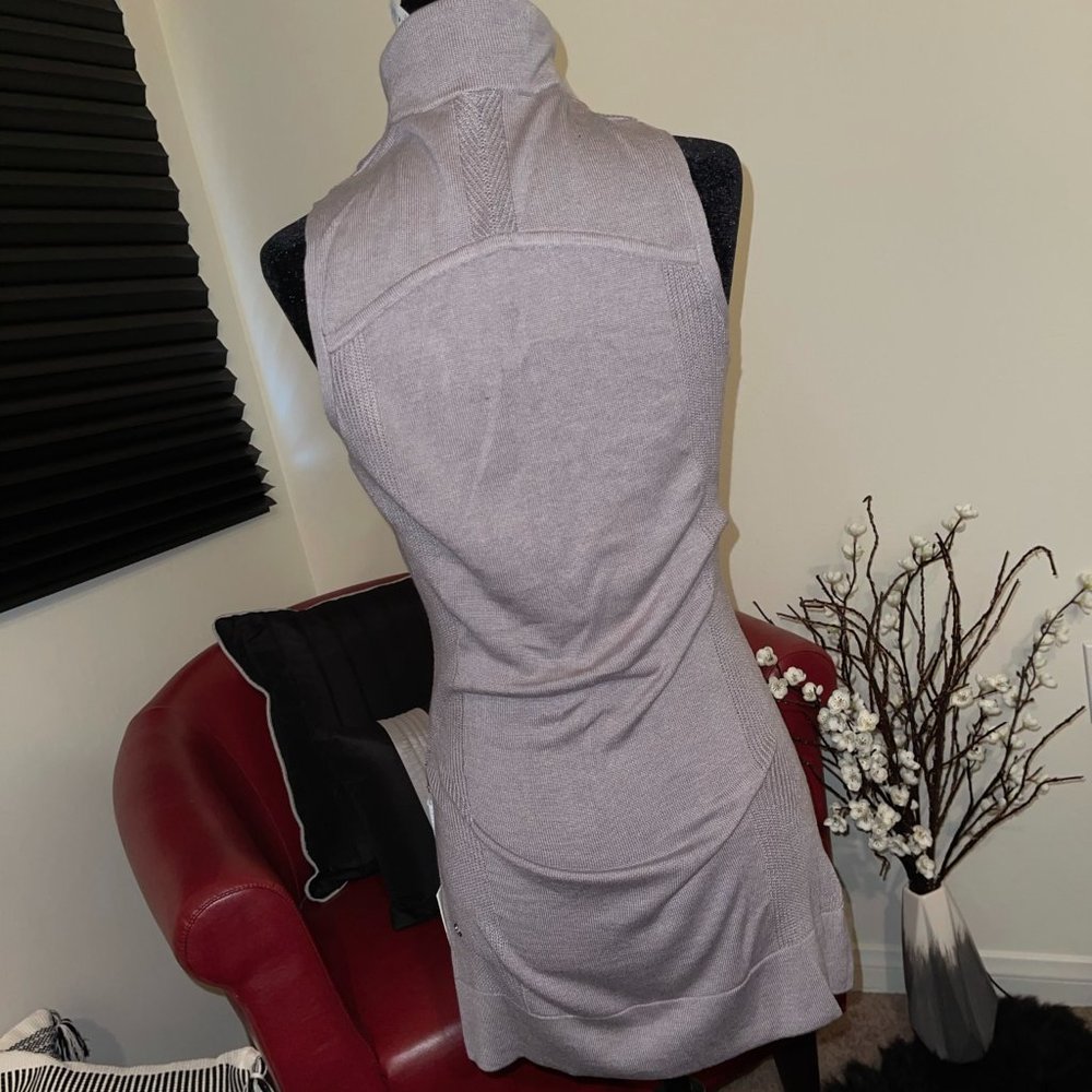 NWT Lululemon Travel the Distance Tunic SIZE 2 - Picture 8 of 8